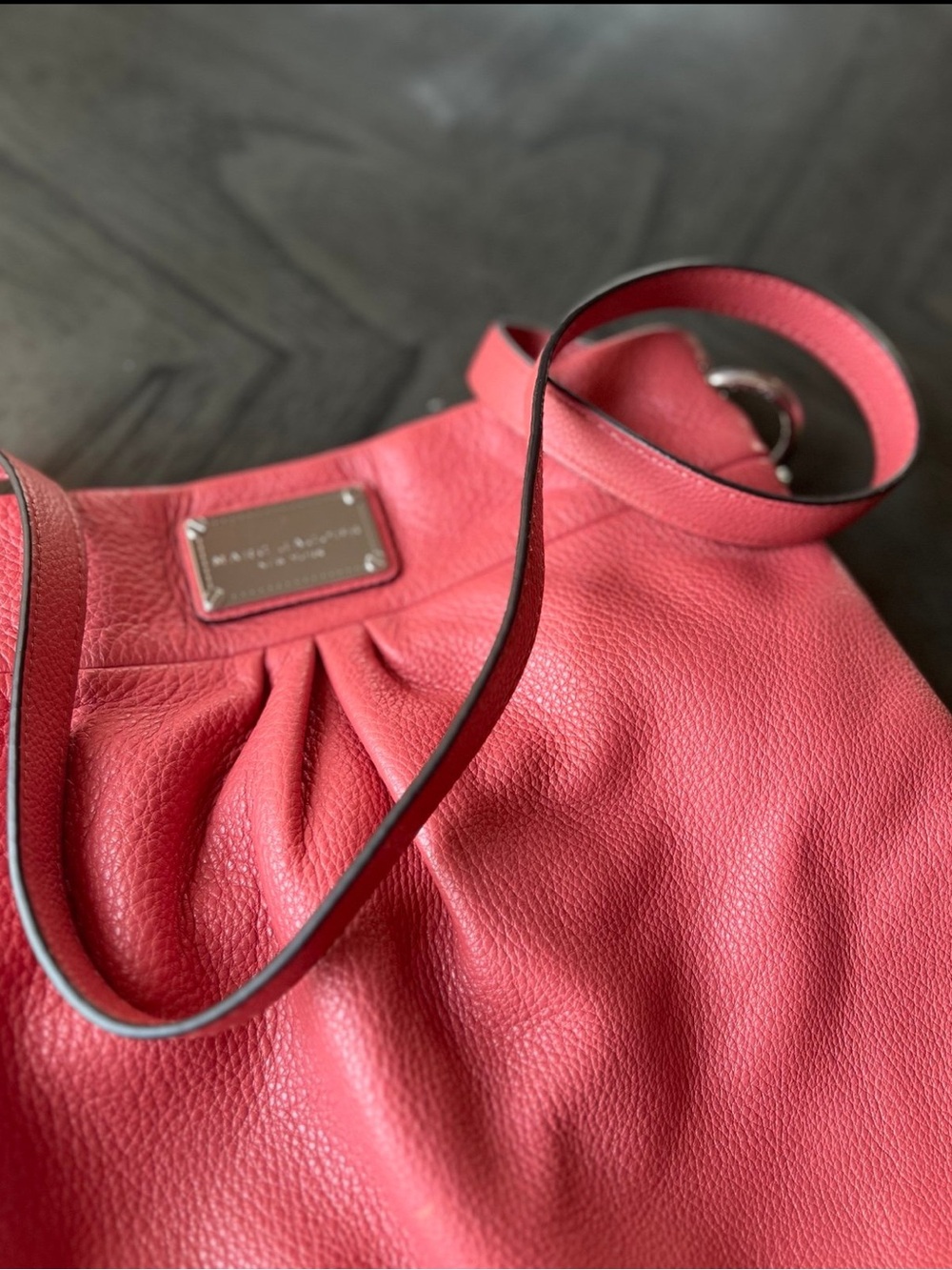 Marc Jacobs Coral Classic Q Leather Hillier Hobo Bag with Silver Hardware - Picture 2 of 12
